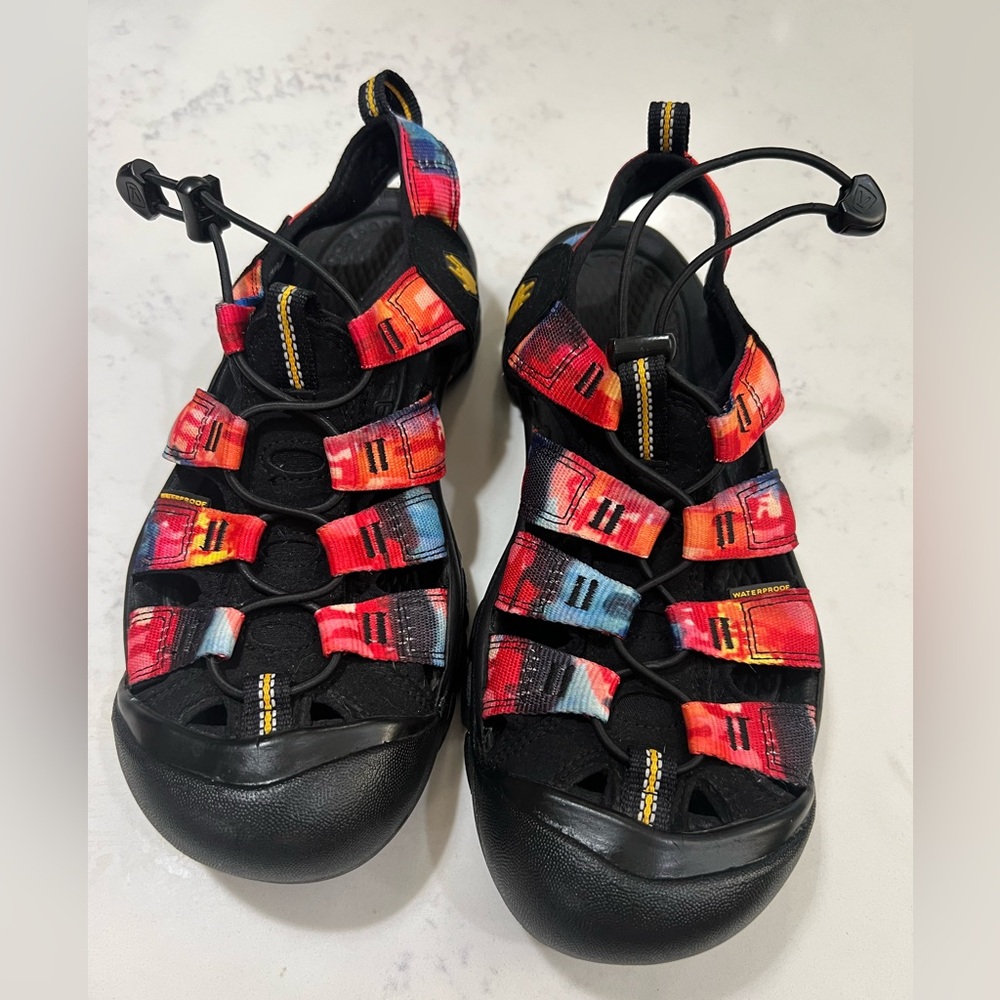 KEEN woman’s ' Colorful Adventure Sandals size 9 - Picture 5 of 14